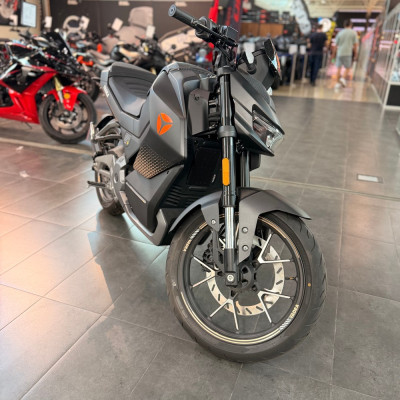 Yadea Keeness Black